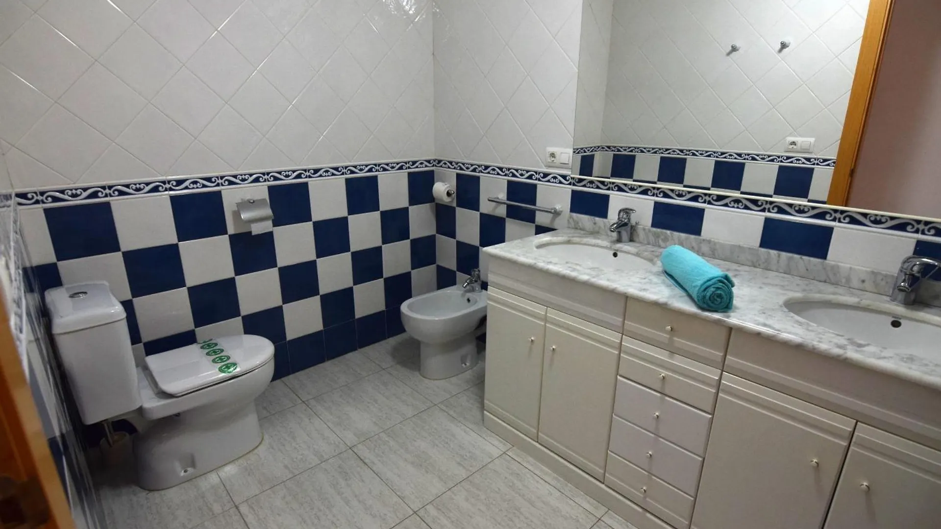 415-Apartemento En Primera Linea De Playa Empuriabrava Spain